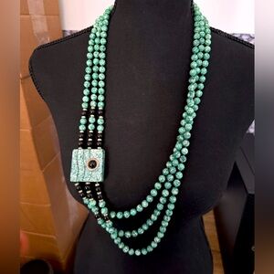 Vintage Stunning Turquoise Beaded Necklace w/Large Square Turquoise Stone